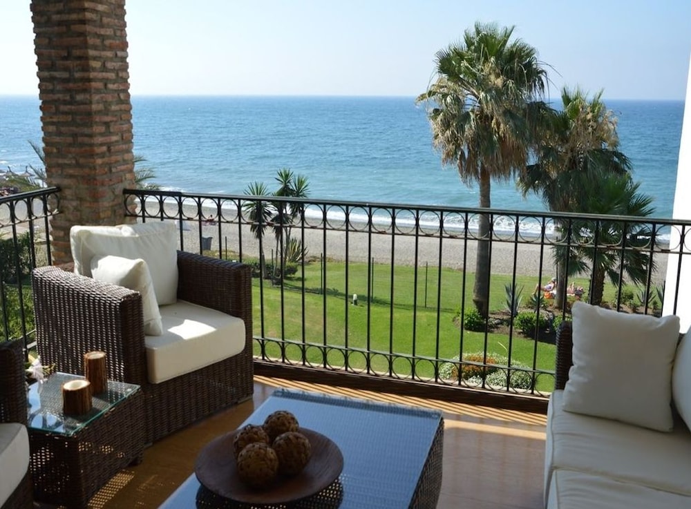 Hacienda Beach — 4-Star Luxury Hotel in Estepona, Spain