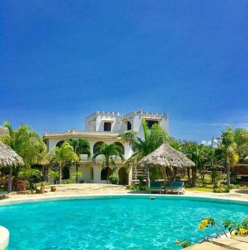Lighthomez Villa Resort — Mombasa