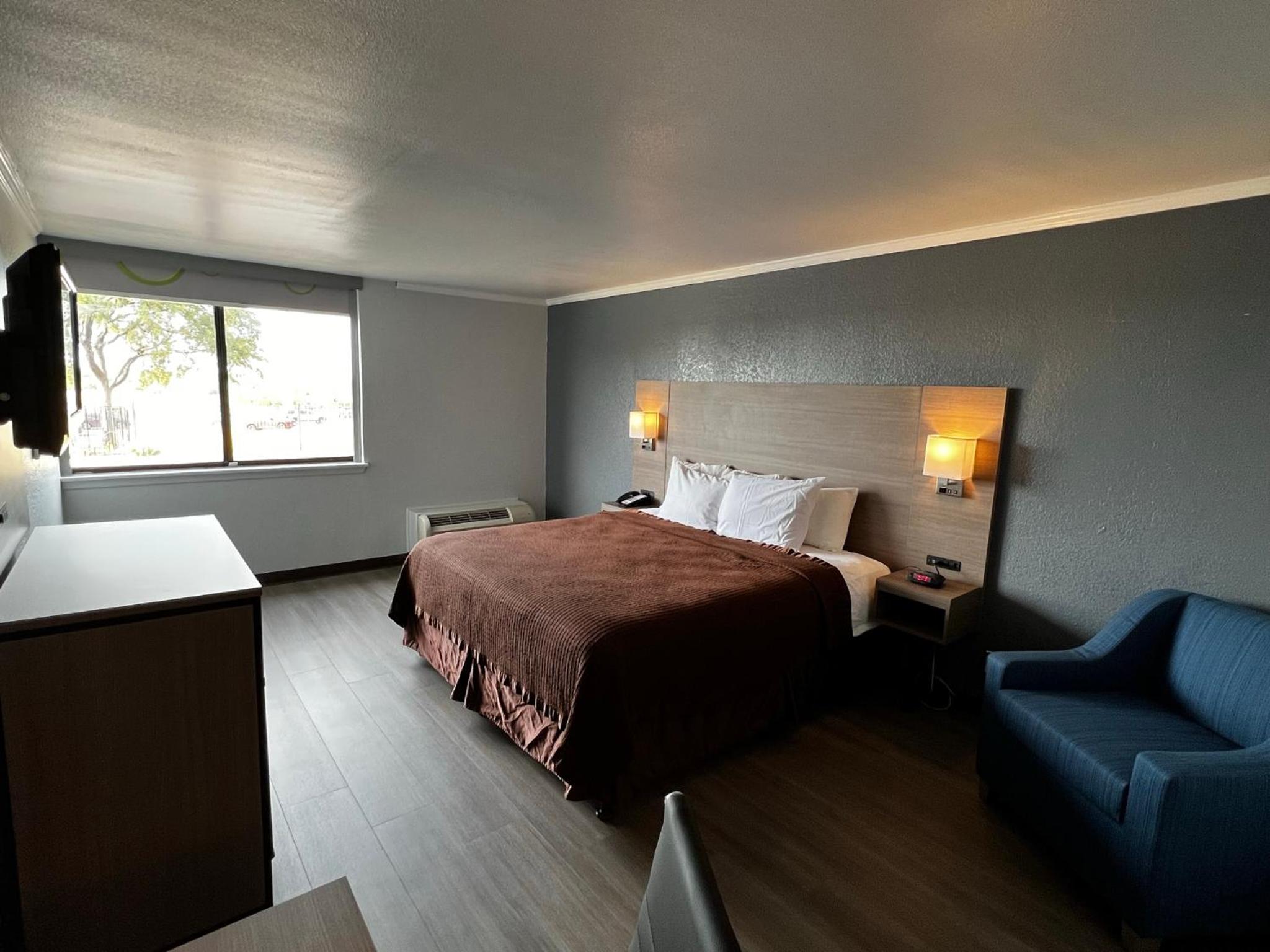 Super 8 by Wyndham Fort Worth Entertainment District - photo 22