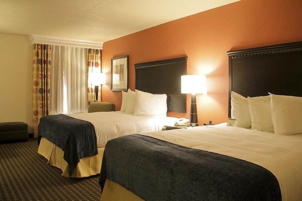 Decatur Conference Center & Hotel - photo 12