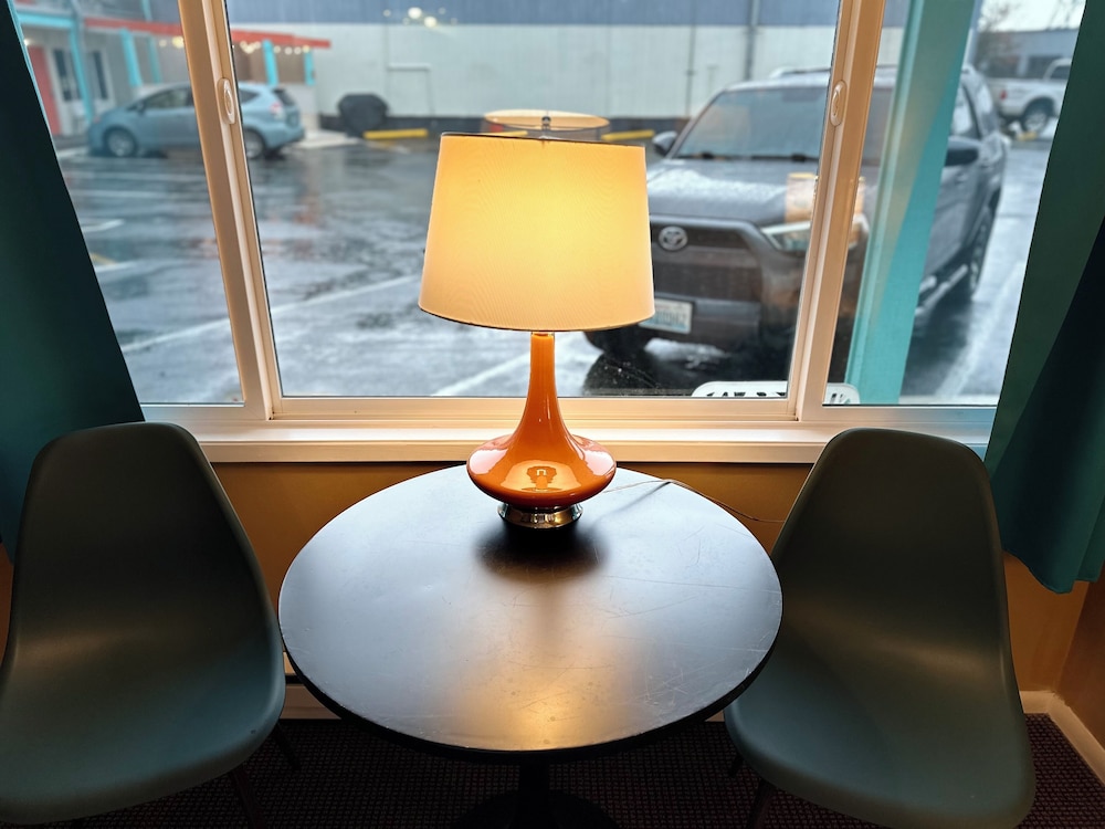 Atomic Motel - photo 31