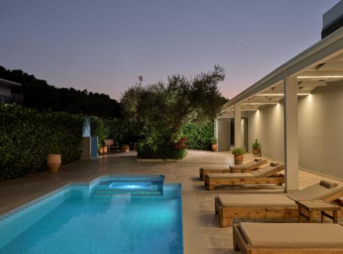Jasmine Suites with Private Pool by ZanteWize — 4-Star Luxury Hotel in Zakynthos, Greece