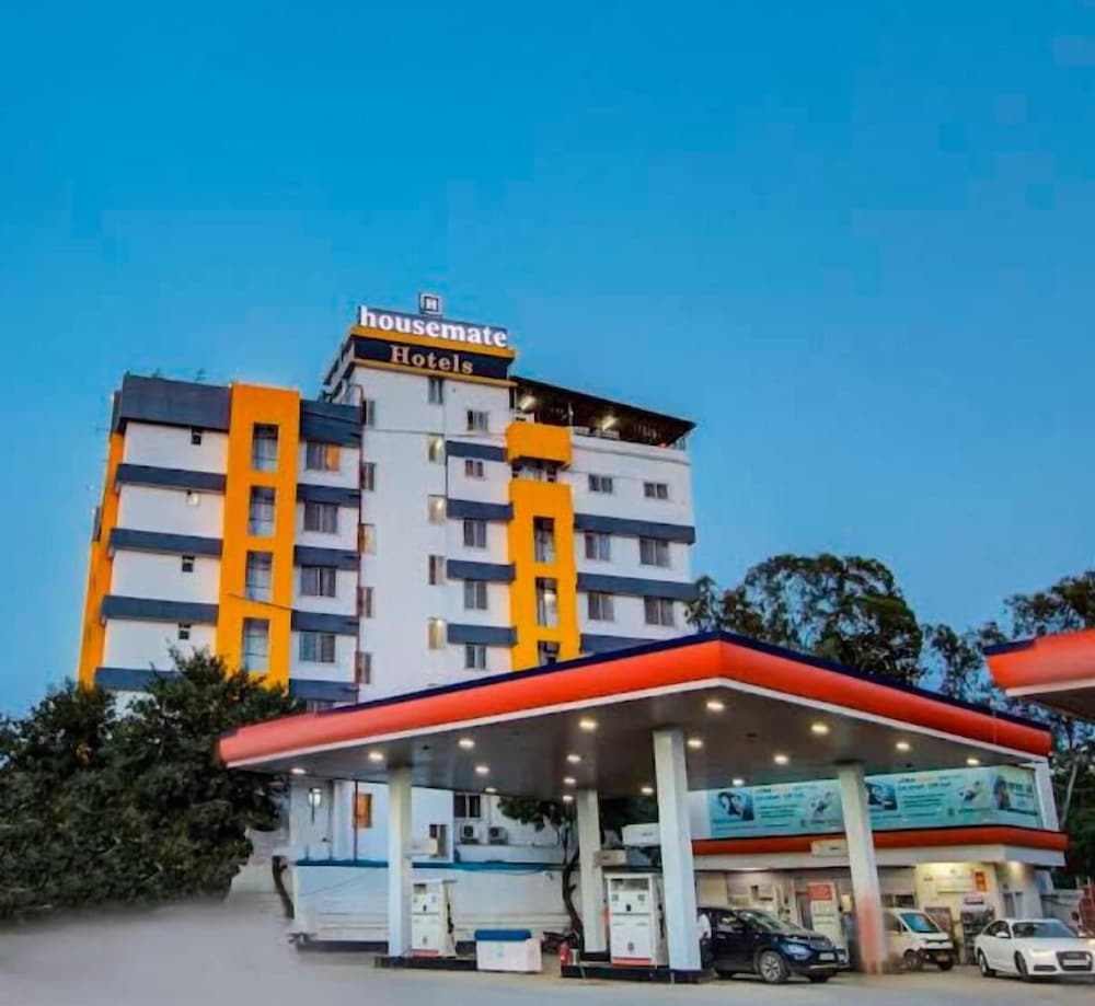 Housemate Hotels & Restaurant - last minute hotel in Pune