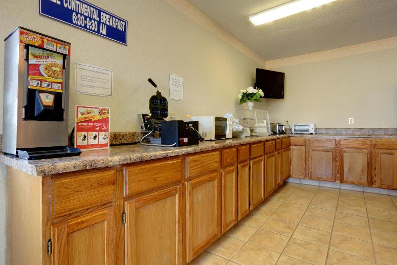 Americas Best Value Inn & Suites Macon at Eisenhower Pkwy - photo 6