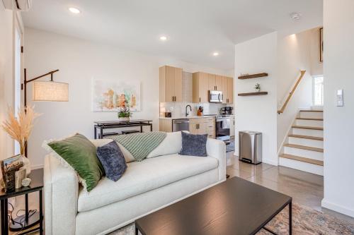 2 Mi to Dtwn: Modern Townhome in Knoxville — 4-Star Luxury Hotel in Knoxville, United States