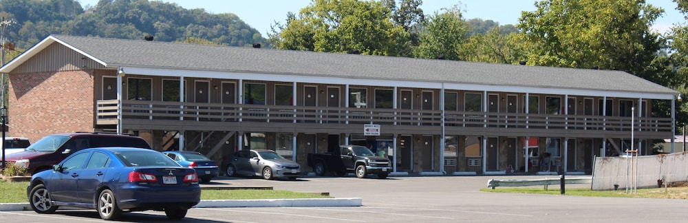 Brown's Motel Aberdeen - photo 24