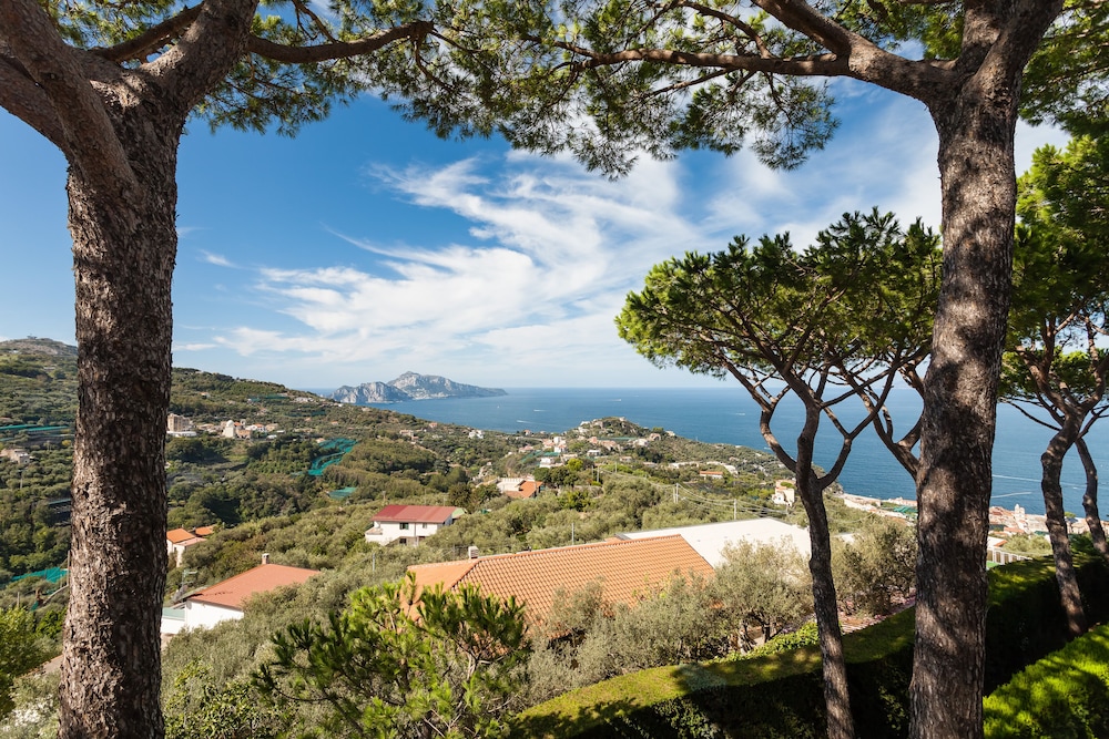 Sun&TheCity - carbon neutral hotel in Naples