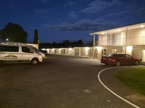 Twin Coast Adventures - last minute hotel in Unknown City