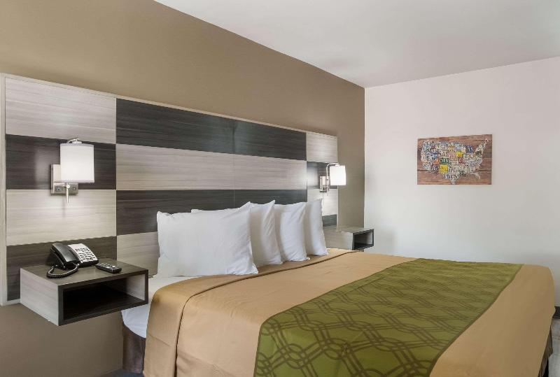 Econo Lodge - photo 35