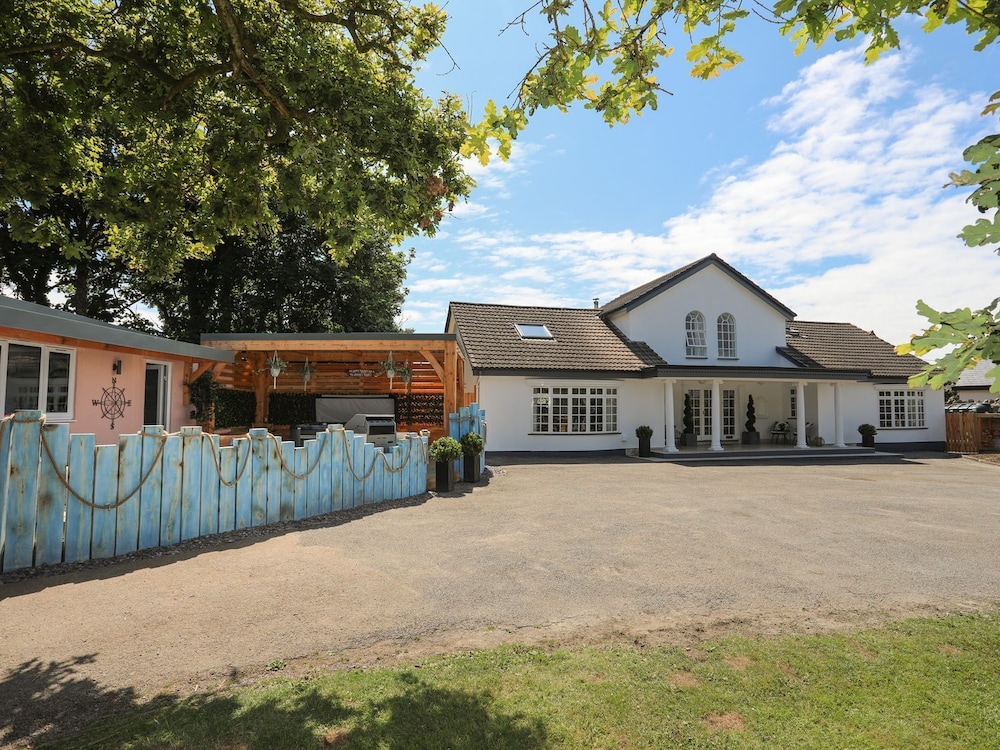 Y Goedwig in Rhosneigr, United Kingdom