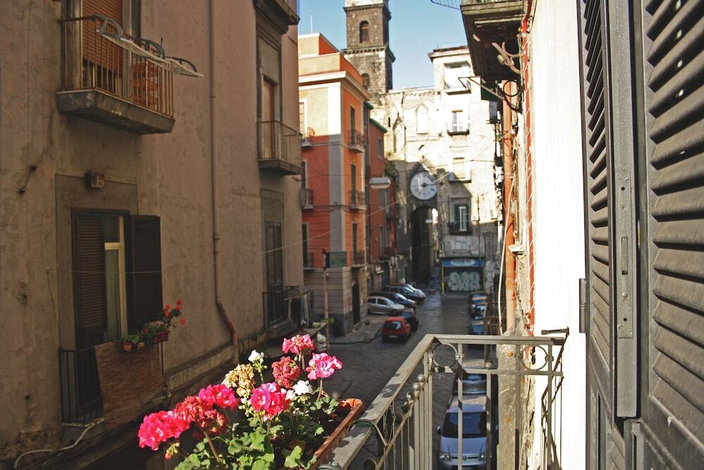 Victoryhouse — 4-Star Luxury Hotel in Naples, Italy