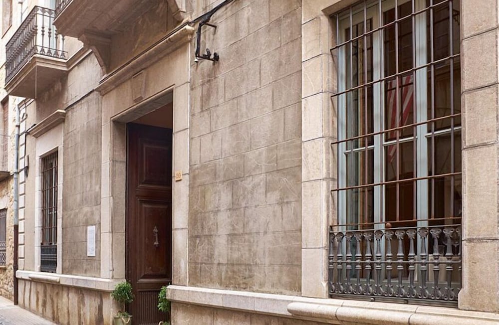 Vila Bella — 4-Star Luxury Hotel in Torroella De Montgri, Spain