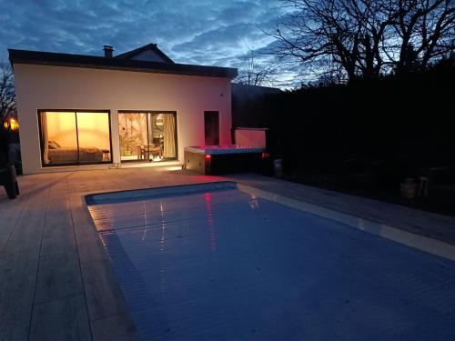 Lovebirds Spa - last minute hotel in Vincey