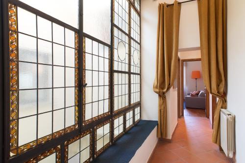 Ponte Vecchio flat with elevator — 4-Star Luxury Hotel in Florence, Italy