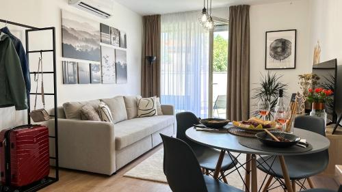 Linden Apartman 002 Adults Only — 4-Star Luxury Hotel in Mosonmagyarovar, Hungary