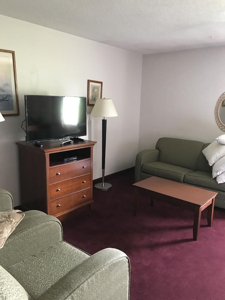 Laketree Inn And Suites Marion - photo 12