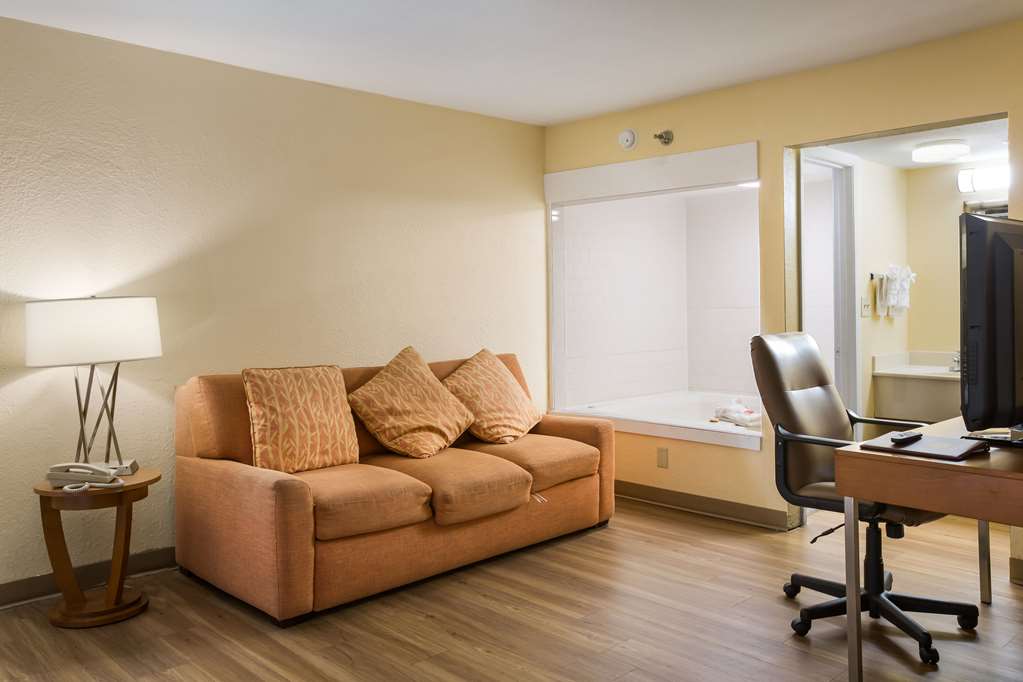 Econo Lodge Inn & Suites Hardeeville I 95 - photo 26