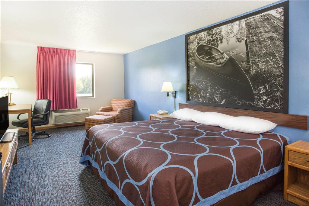 Super 8 by Wyndham Monmouth IL - photo 6