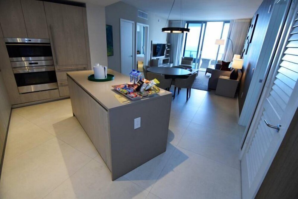 Best Ocean & Bay Views 2 Bed 2 Bath @ Hyde Resort - photo 17