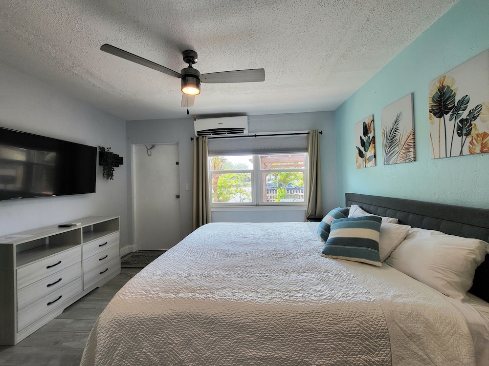 Barefoot Mailman Inn & Suites - photo 24