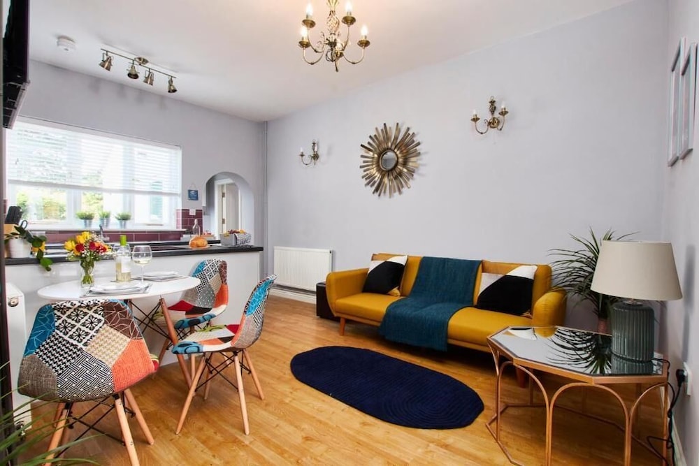 Delven House Serviced Apartments — 4-Star Luxury Hotel in Castle Donington, United Kingdom