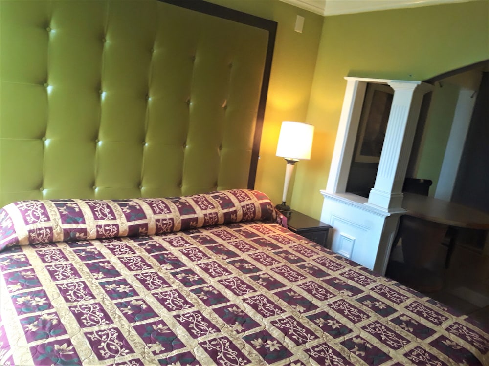 Madison Inn and Suites - photo 23