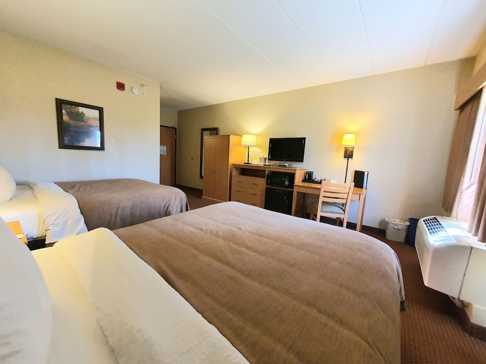 AmeriVu Inn & Suites Waconia - photo 19