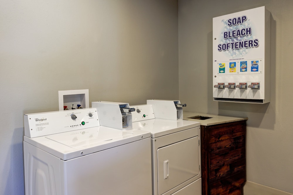 Holiday Inn Express & Suites Shelbyville Indianapolis by IHG - photo 30