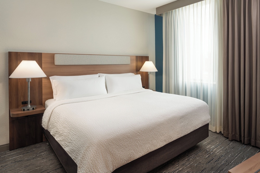 Holiday Inn Express Miami Airport Blue Lagoon Area by IHG - photo 12