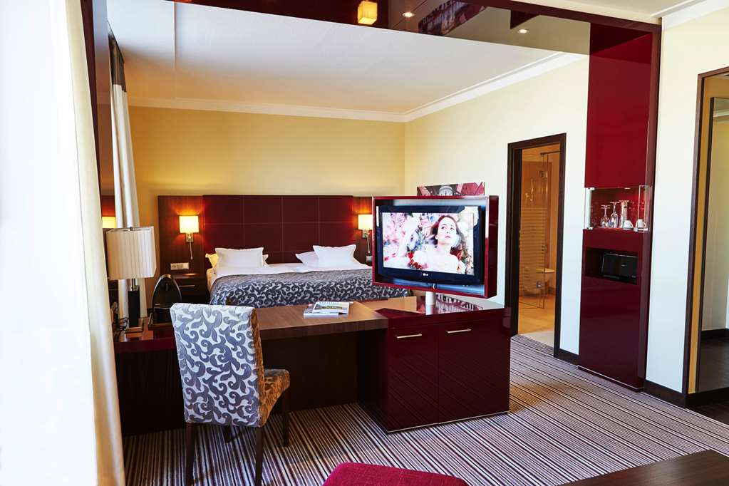 Steigenberger Graf Zeppelin, Stuttgart, Germany - Executive Junior Suite