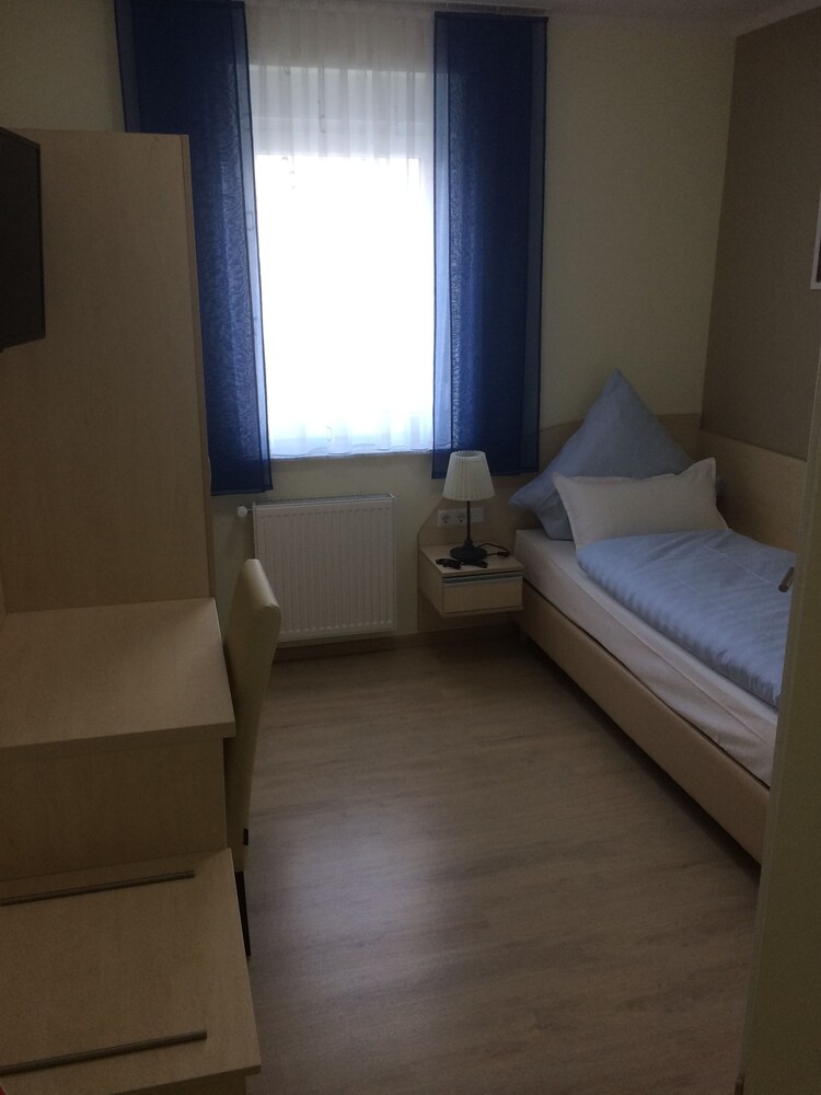 Hotel Gambrinus Dutenhofen — Wetzlar — photo 2