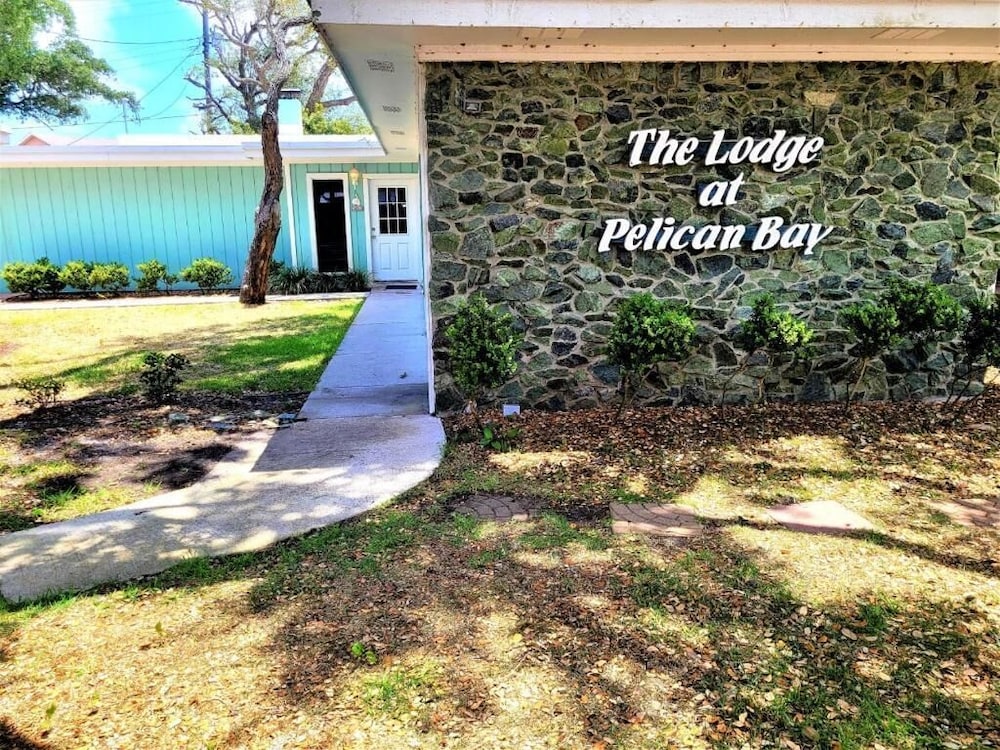 Pelican Bay Resort - photo 10