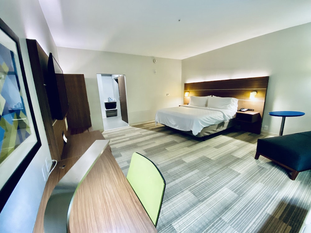 Holiday Inn Express Pineville Alexandria Area by IHG - photo 35