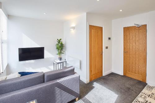 Host & Stay Queens Court