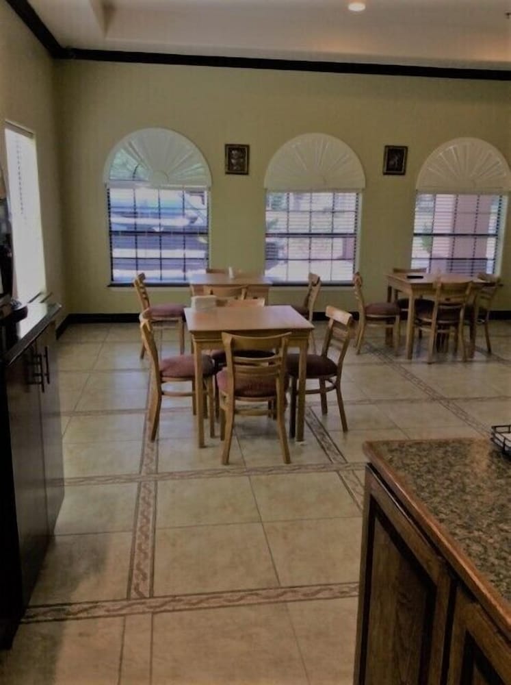 Texas Inn Weslaco - photo 61