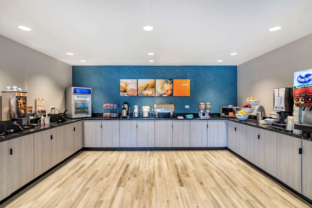 Comfort Suites Grandview Kansas City - photo 39
