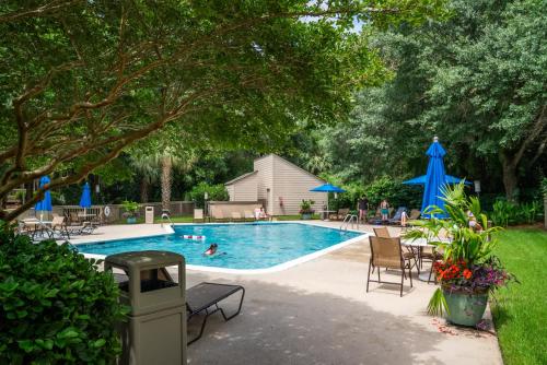 Updated Sea Pines Suite Walk to Harbour Town & Pool — 4-Star Luxury Hotel in Hilton Head Island, United States