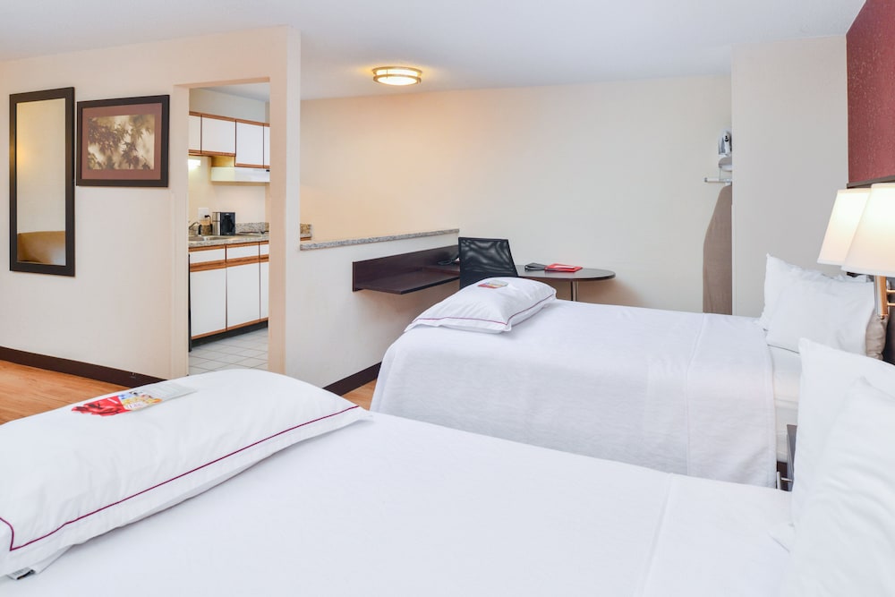 Red Roof Inn PLUS & Suites Guilford - photo 6