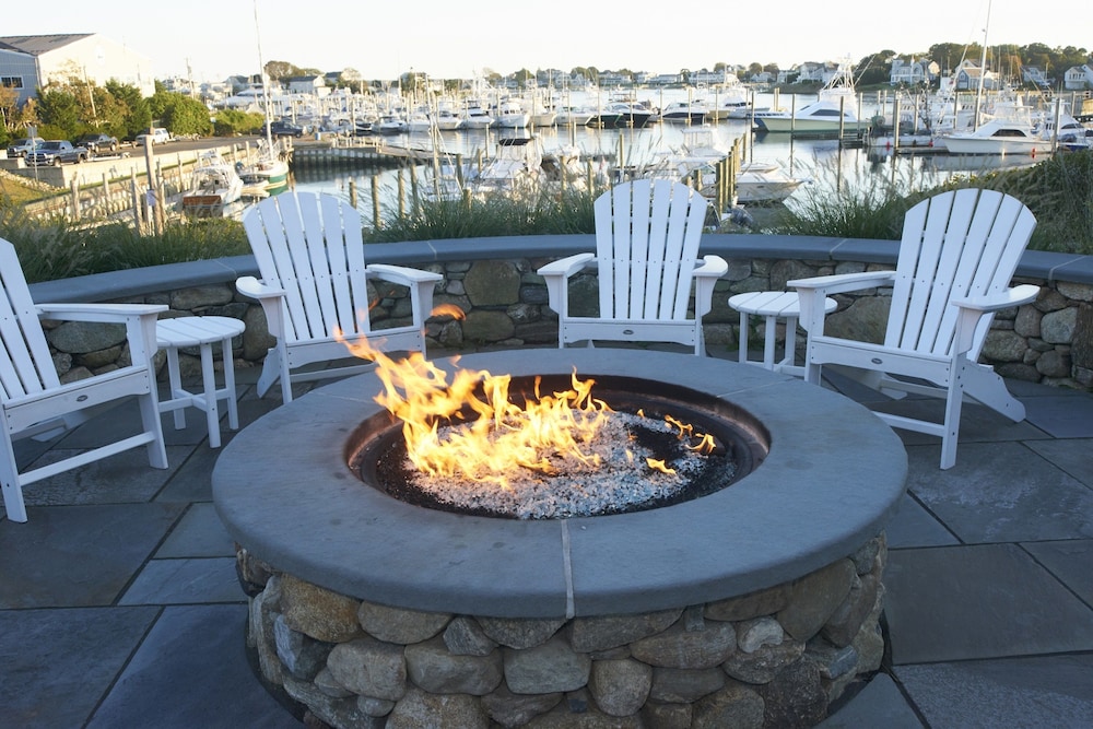 Anchor In Distinctive Waterfront Lodging - photo 19