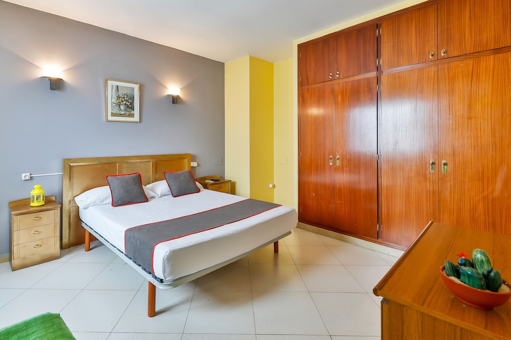 Hotel Can Peixan — hotel in Alcarras