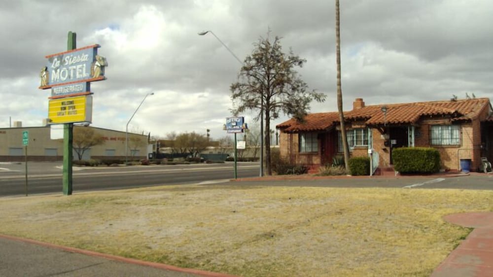 La Siesta Motel - photo 32
