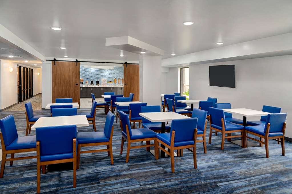 La Quinta Inn by Wyndham Columbus Airport Area - photo 35