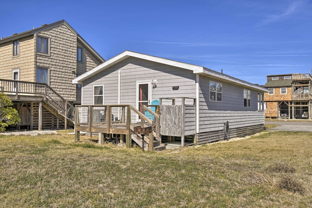 Nags Head Cottage Screened Porch Walk to Beach - photo 6