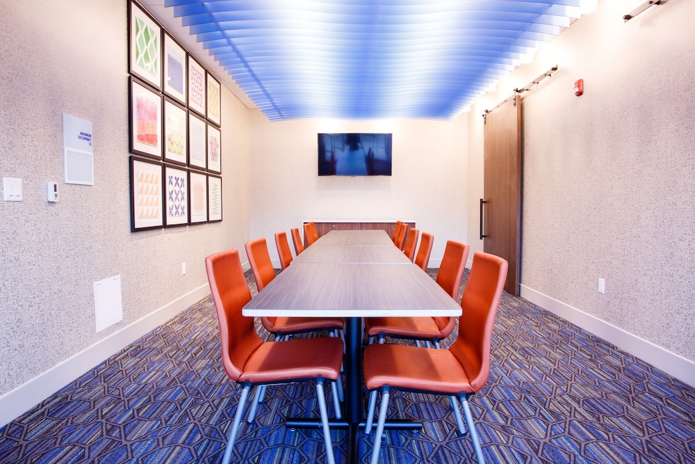 Holiday Inn Express and Suites Gettysburg by IHG - photo 50