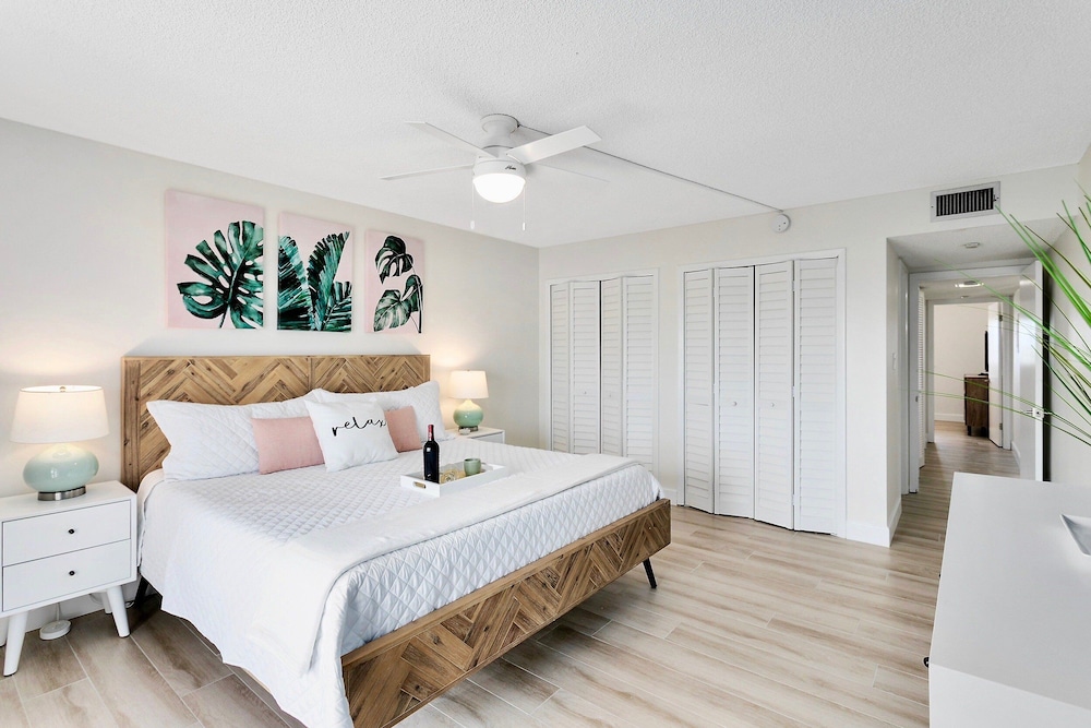 Cocoa Beach Towers by Happy Palm Stays - photo 26