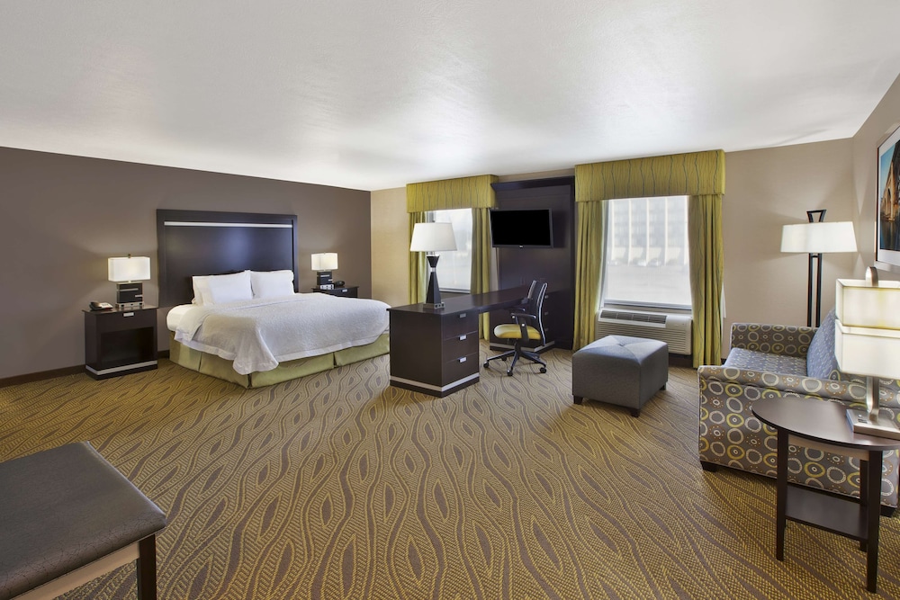 Hampton Inn & Suites Elyria - photo 13