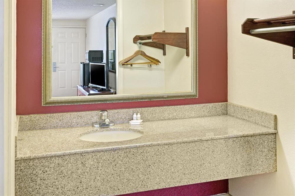 Knights Inn Pittsburgh Bridgeville - photo 16