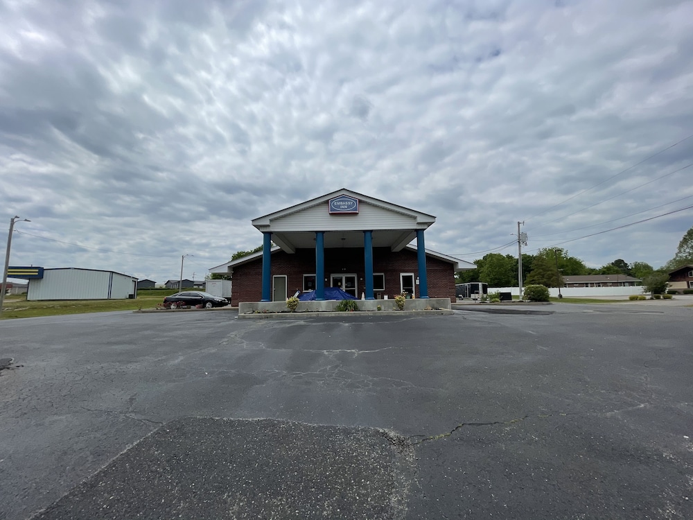 Embassy Inn - photo 2