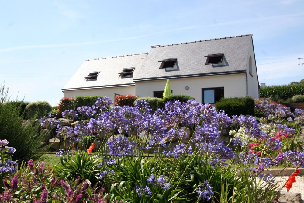 Suites Marines L'Amiral — 4-Star Luxury Hotel in Ploubazlanec, France