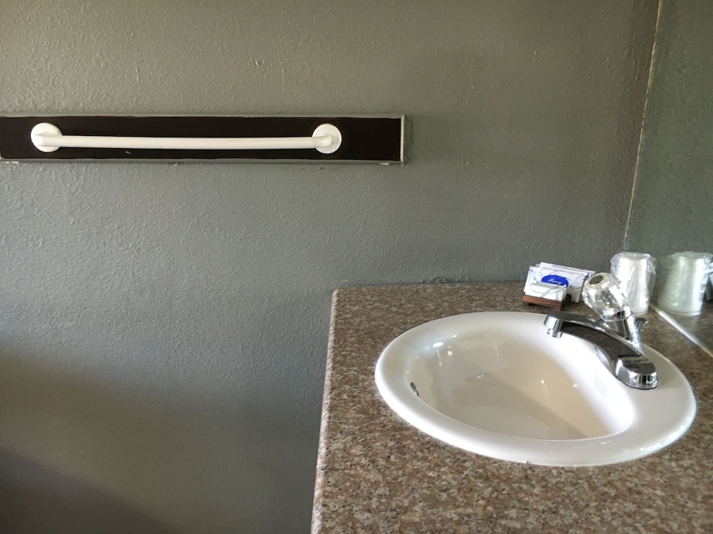 Eagle Inn Motel - photo 15
